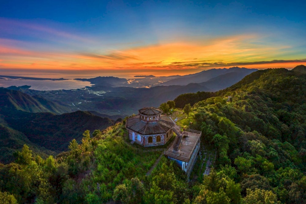 Sea Observatory is particularly beautiful at sunrise or sunset